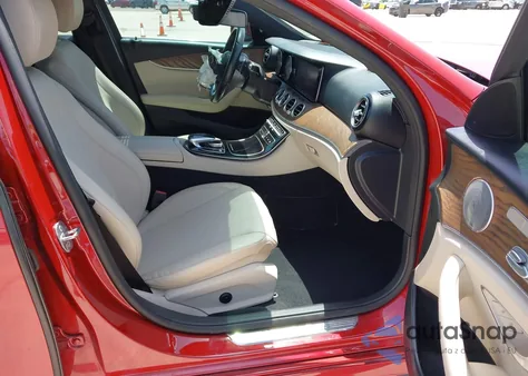 2017 Mercedes-Benz E 300 z USA, uszkodzony, nr VIN WDDZF4JB4HA186828